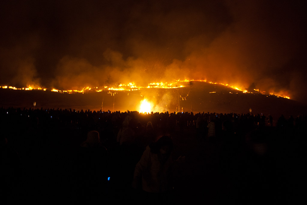 Nara Mountain burning (Yamayaki) An annual event in Nara, … Flickr
