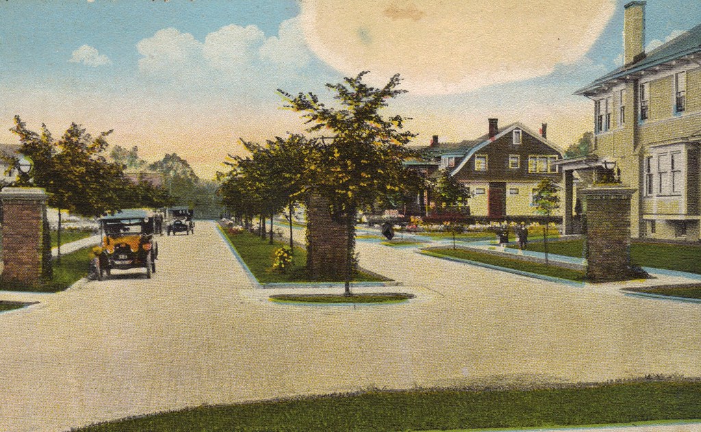 Iddings Road from Market Street, Warren, Ohio From a postc… Flickr
