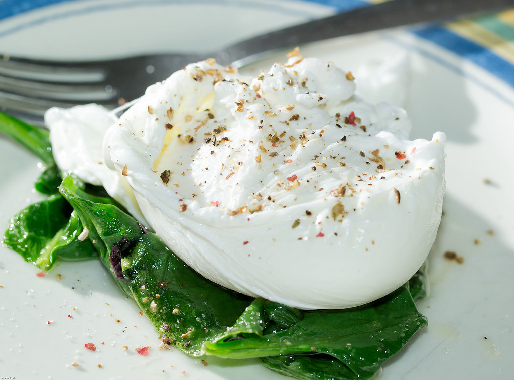 Egg Florentine723 Poached egg, served on a bed of spinach… Flickr