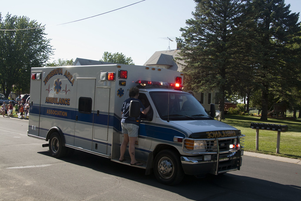 Zumbrota Area Ambulance Goodhue Volksfest Parade June 9t… Flickr