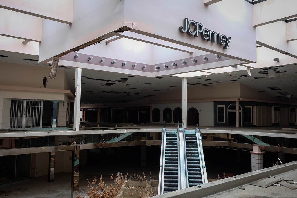 Rolling Acres Mall Abandoned in Akron OHIO Rob Vaughn Flickr