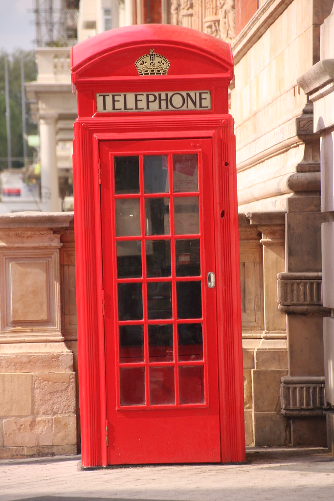 Telephone box outside the V&A retrowow Flickr