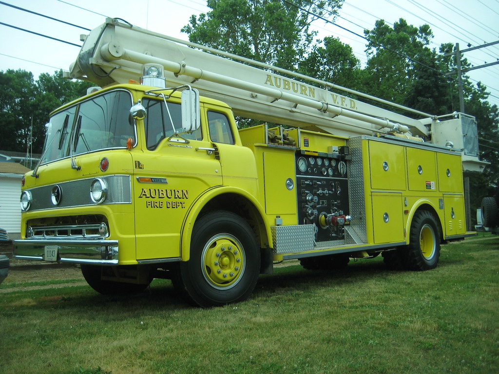 Auburn Volunteer Fire Dept. 1974 Ford C900/Pierce 60' 350g… Flickr