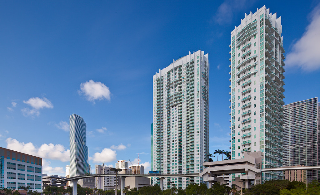 Metromover Skyline Metromover tracks over the Miami River … Flickr
