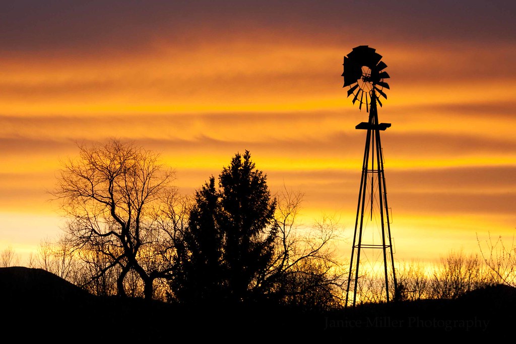 Salida y puesta de sol de Skelly Gulch Rd, Helena, MT, EE. UU.
