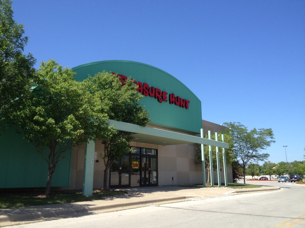 Dillards Outlet/VF Outlet/The Treasure Hunt The Great Ma… Flickr
