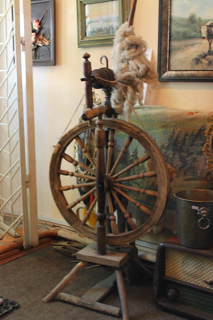 IMG_0267am Spinning wheel. Inside an antique shop at Vasil… Flickr