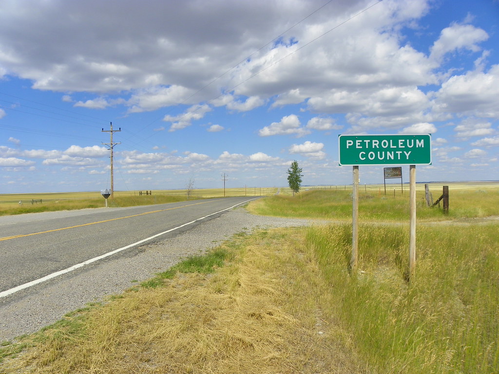 Petroleum County Line Entering Petroleum County from Musse… Flickr