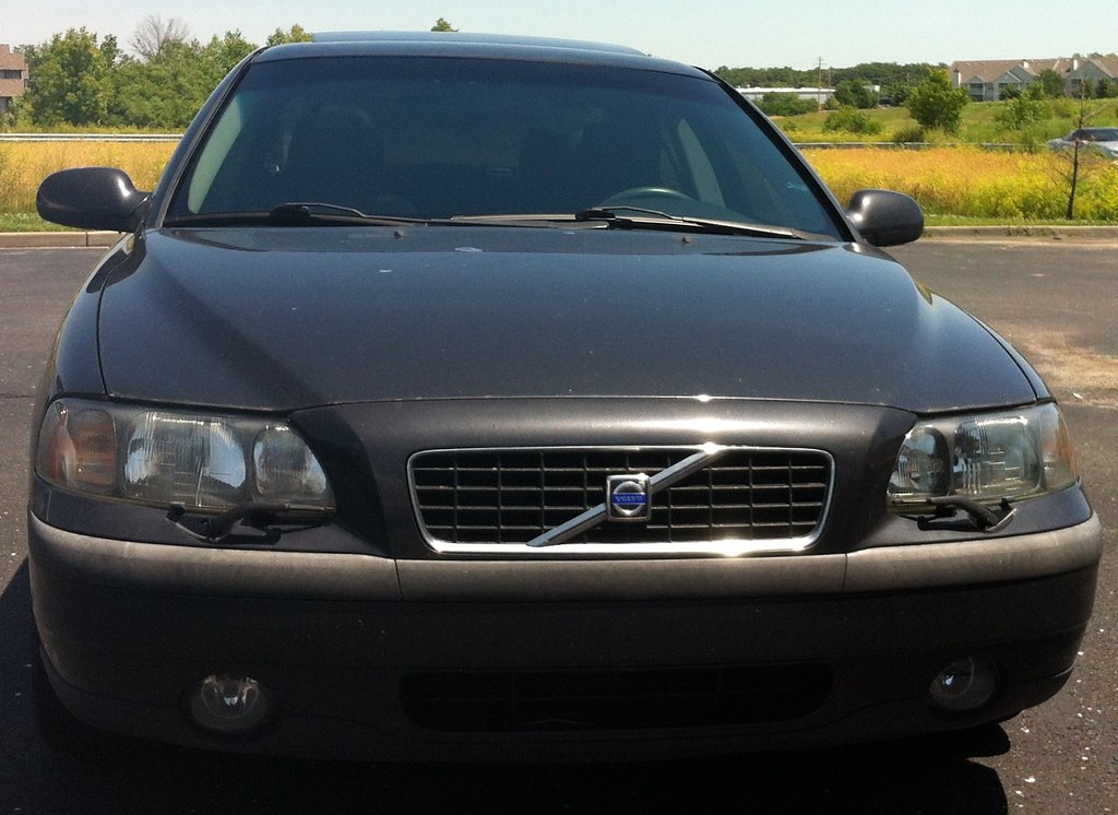 Volvo S60 Volvo S60 windshield replacement NOVUS Glass of Missouri