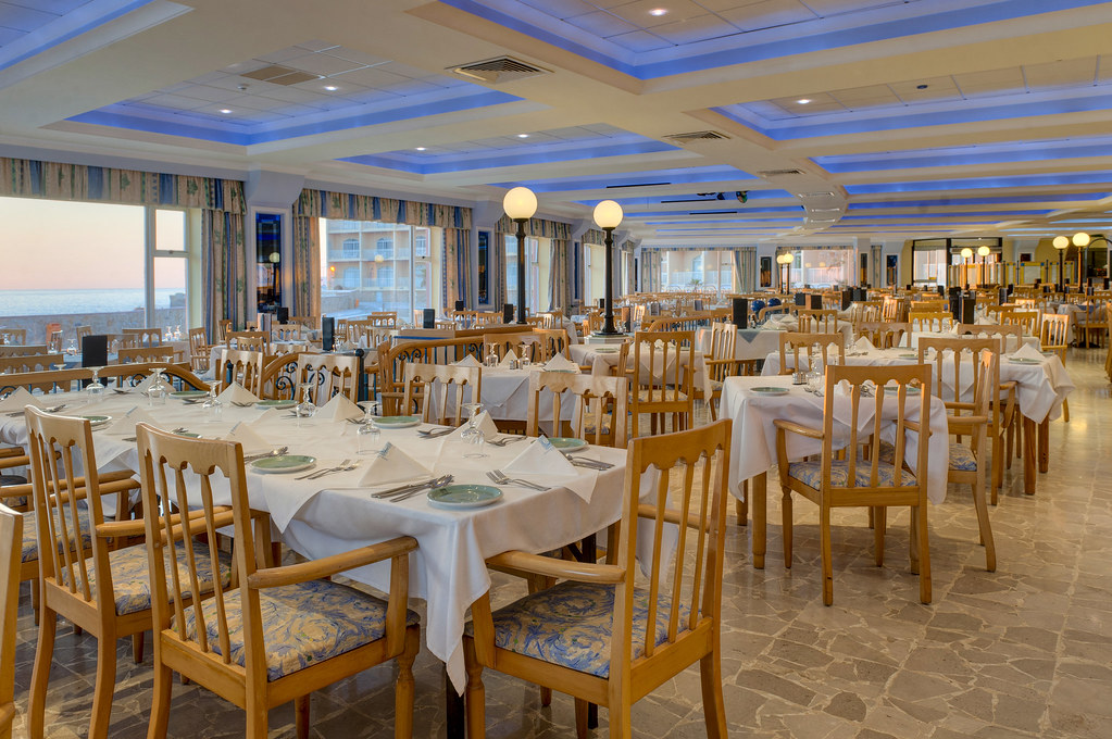 Paradise Bay Resort Main Restaurant IlMerill paradisebay Flickr