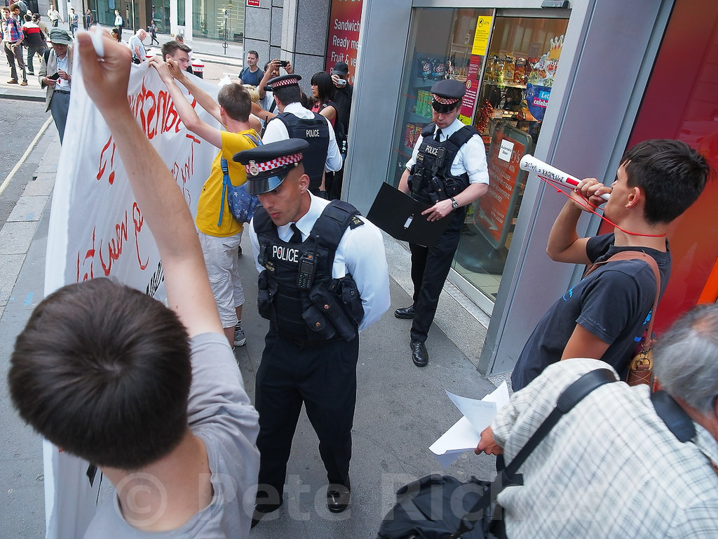 EM5D0927 PayUp! Launch Pay Up! pickets Sainsbury's over em… Flickr