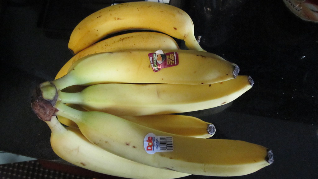 DOLE BANANAS A banana a day keeps the doctor away. Just li… Flickr