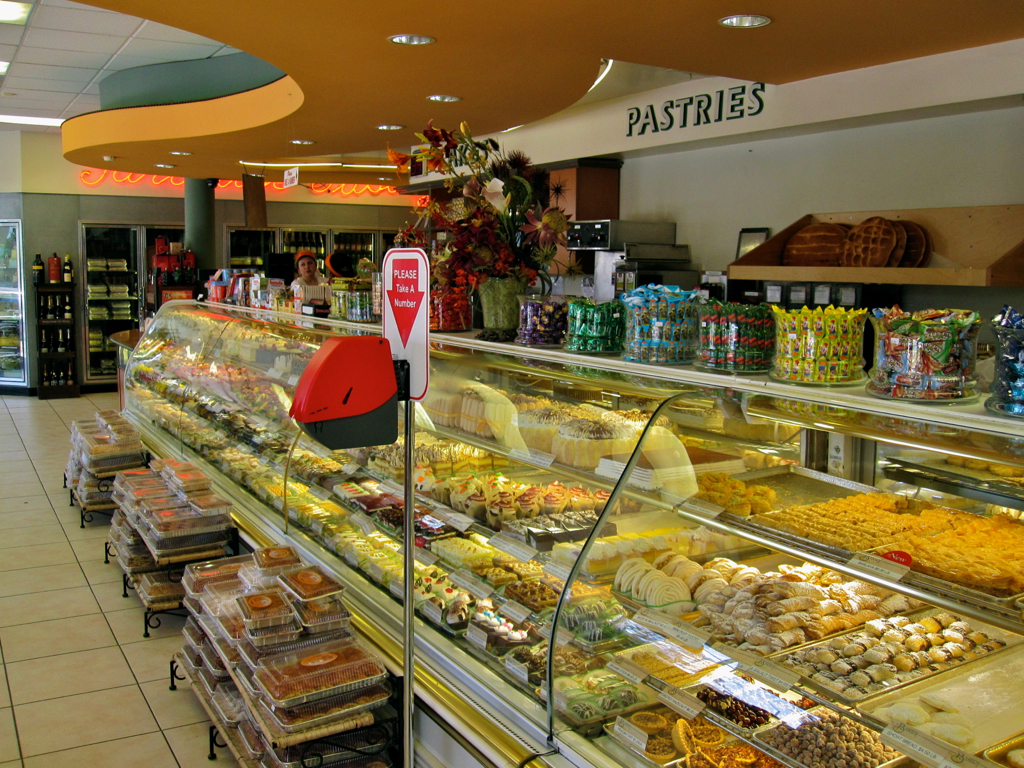 Glendale, CA Paradise Pastry and Cafe, an Armenian eatery … Flickr