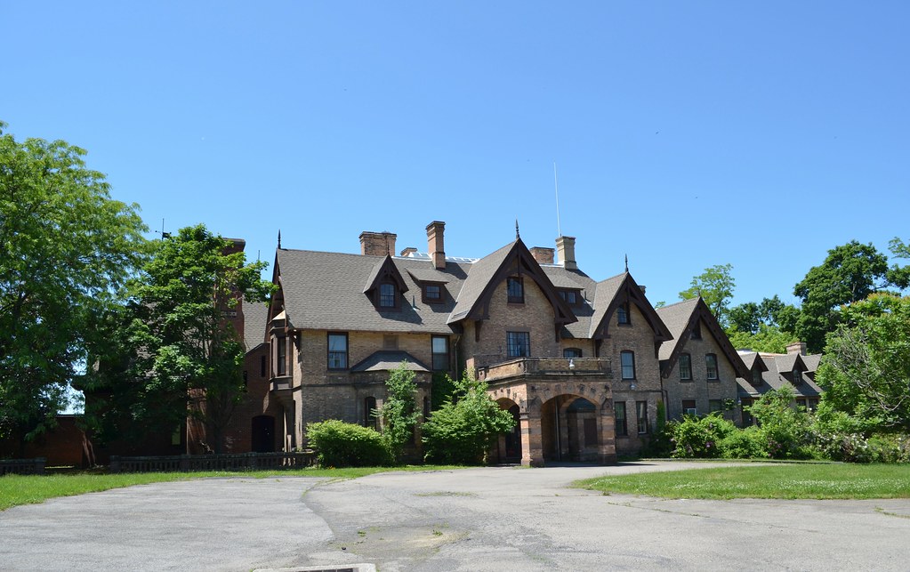 Craig House Hospital 8 Craig house was a small psychiatric… Flickr