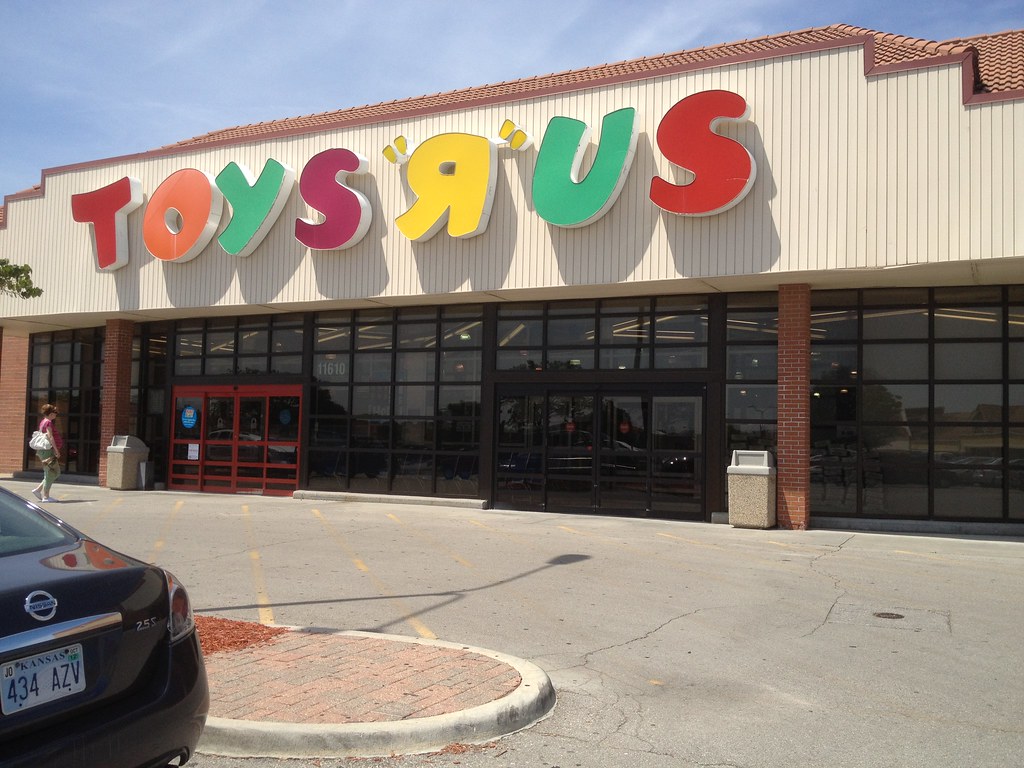 Toys R Us W 95th St Overland Park, KS Mike Kalasnik Flickr