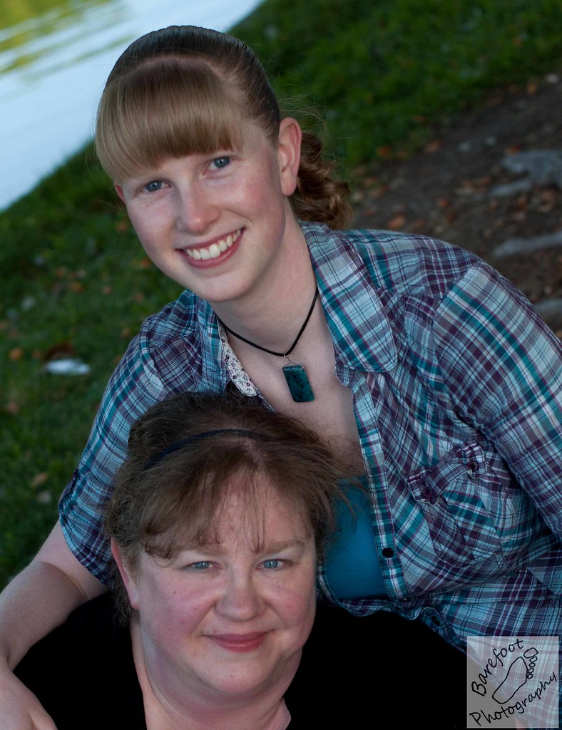 MotheDaughter Shoot | Amateur models 50 mm lens outdoor sh… | Flickr