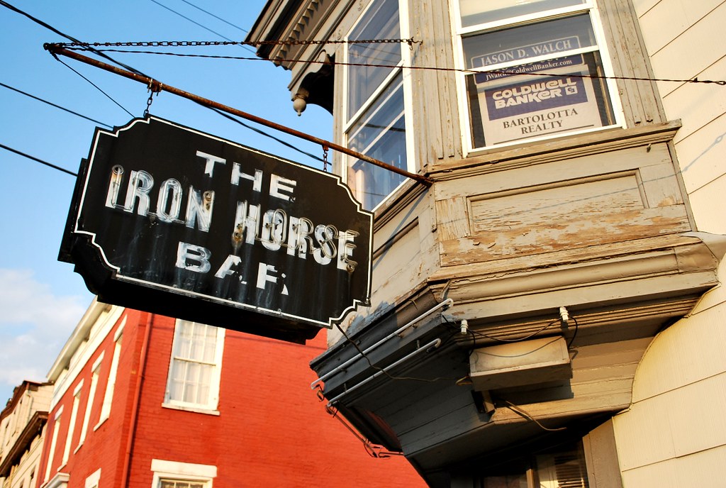 Iron Horse Bar neon sign, Hudson, NY Vintage, faded sign o… Flickr