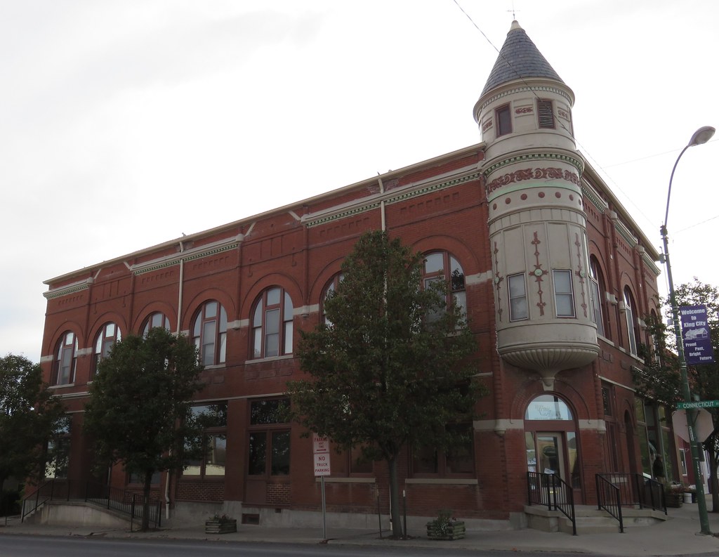 Corner Building (King City, Missouri) King City is a small… Flickr