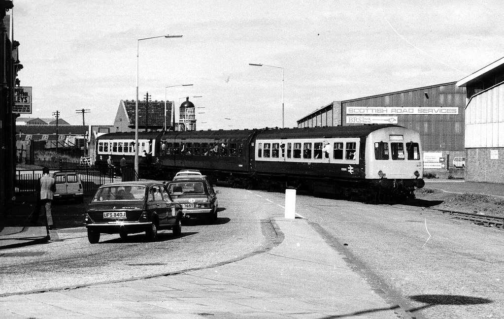 DMU Granton Aug80 _NEW Metro Cammell class 101 DMU (SC5024… Flickr