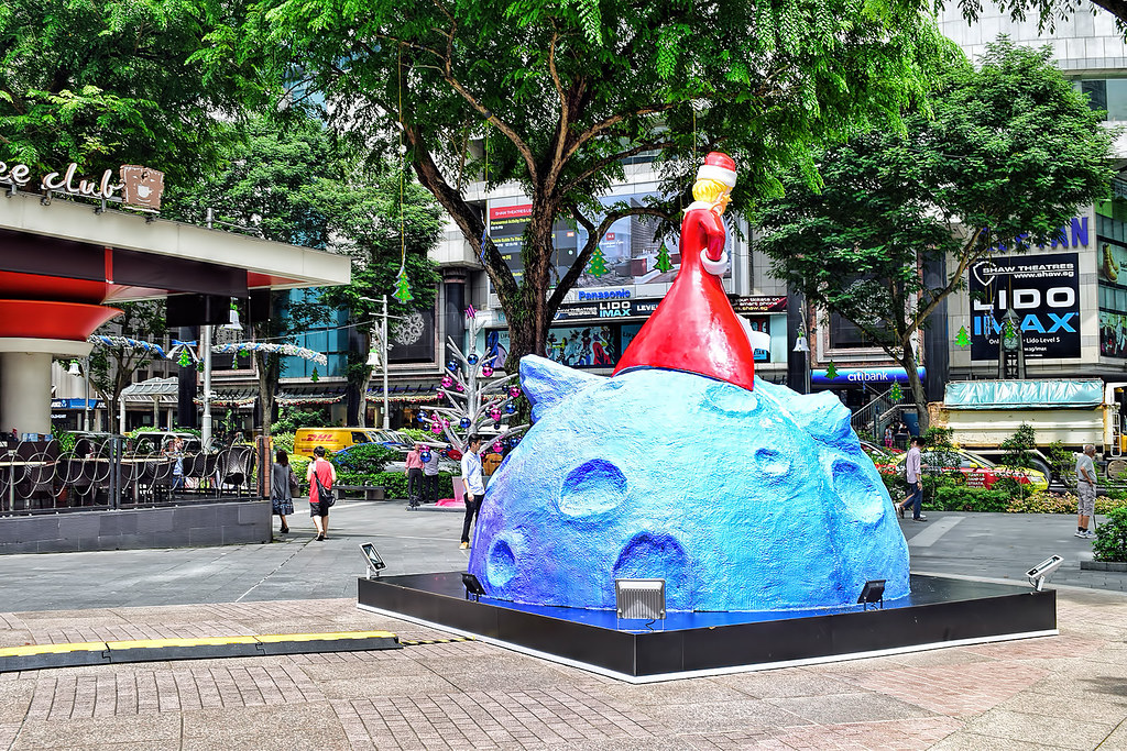 Wheelock Place Decorations at the walkway of Wheelock Plac… Flickr