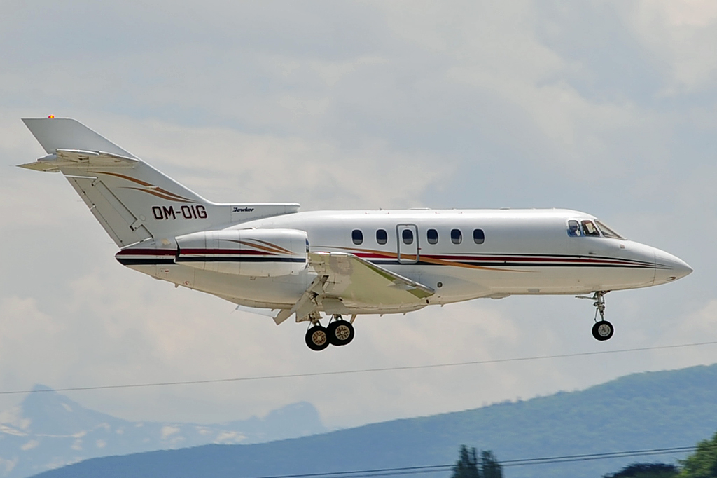 OMOIG Hawker 800XP OMOIG Hawker 800XP landing at Geneva … Flickr