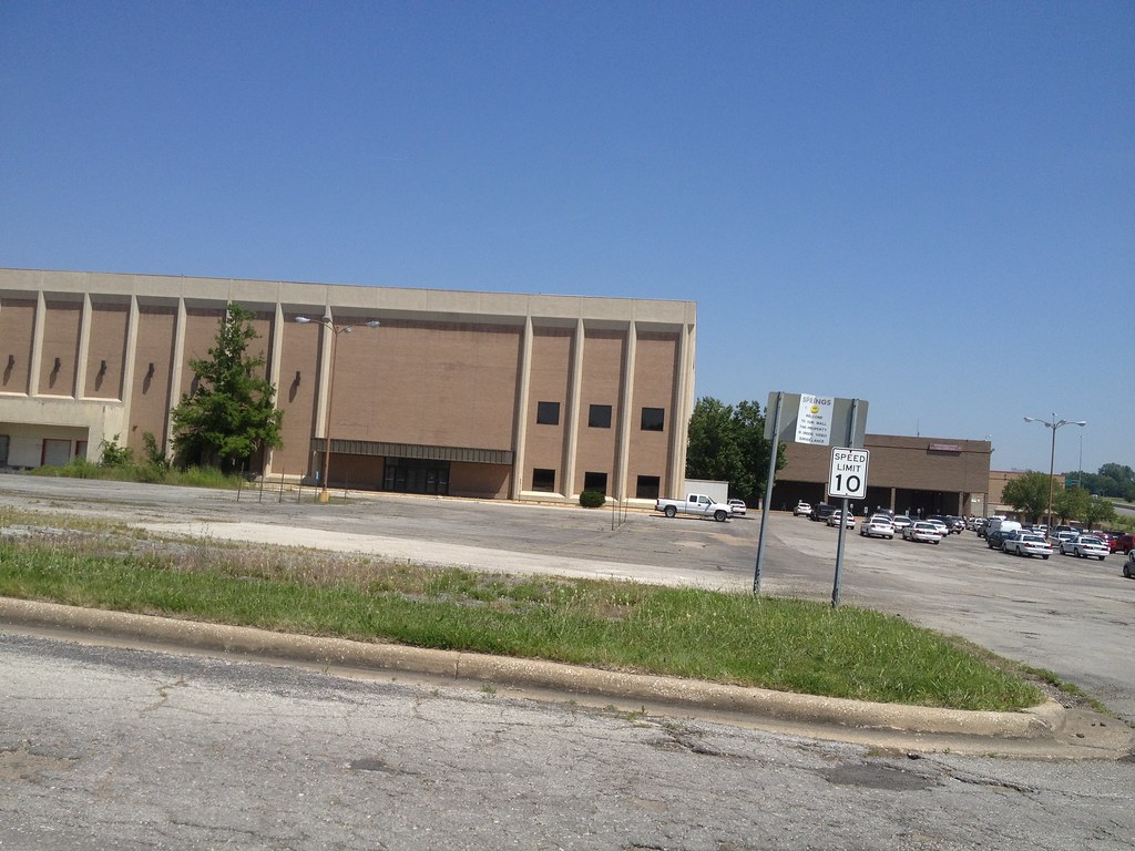 Macys/Dillards Indian Springs Mall Mike Kalasnik Flickr