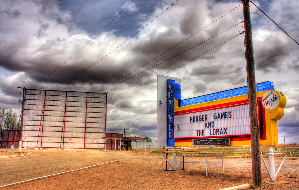 Sky Vue DriveIn Movie Lamesa, Texas Operational since the… Flickr