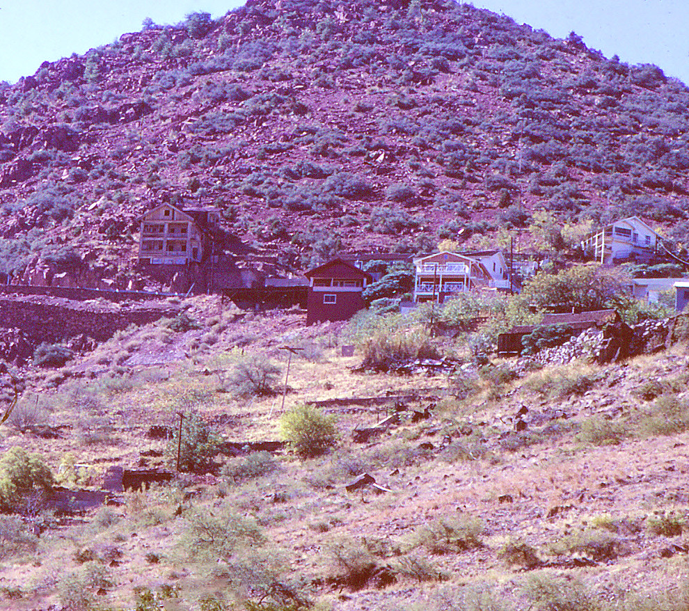 Jerome,AZ Precariously placed private residences, typical … Flickr