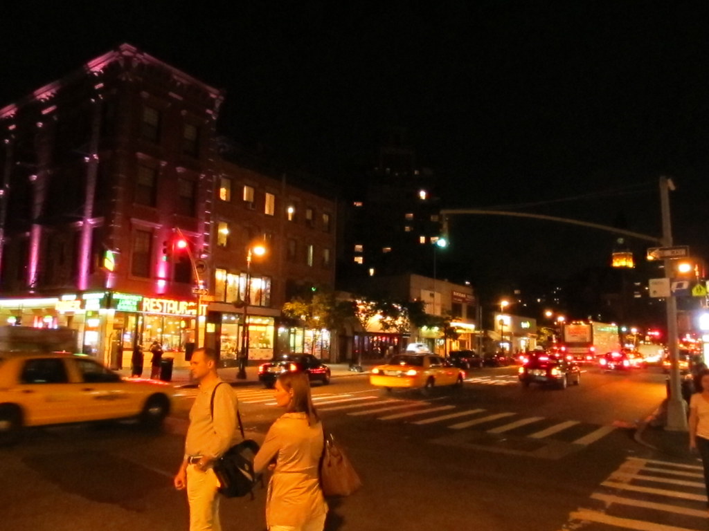Avenue of the Americas (6th Avenue) at Waverly Place, Gree… Flickr