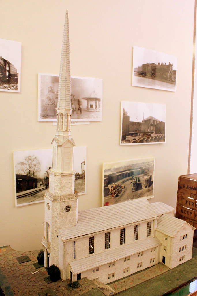 Model Train Version of Nashville Landmarks Woodmont Chris… Flickr