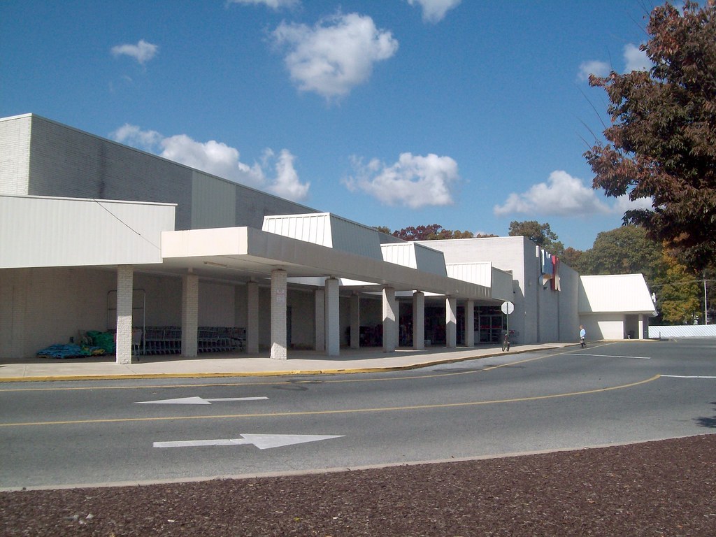 Kmart Glassboro NJ Entrance Canopy and entrance to Kmart a… Flickr