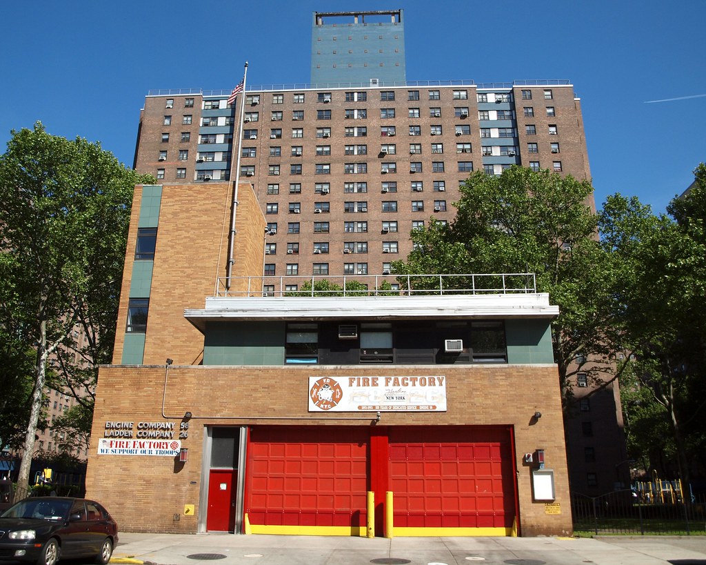 E058 FDNY Firehouse Engine 58 & Ladder 26, Harlem, New Yor… | Flickr