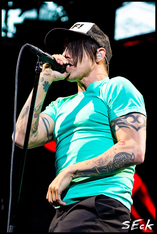 Red Hot Chili Peppers Live Wells Fargo Center 5/11/12 Flickr