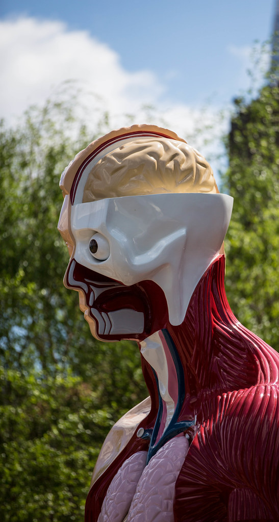 Statue Statue outside Tate Modern, London Adrian Flickr