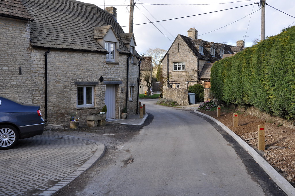 Asthall Oxfordshire Small village near Burford famous for … Flickr