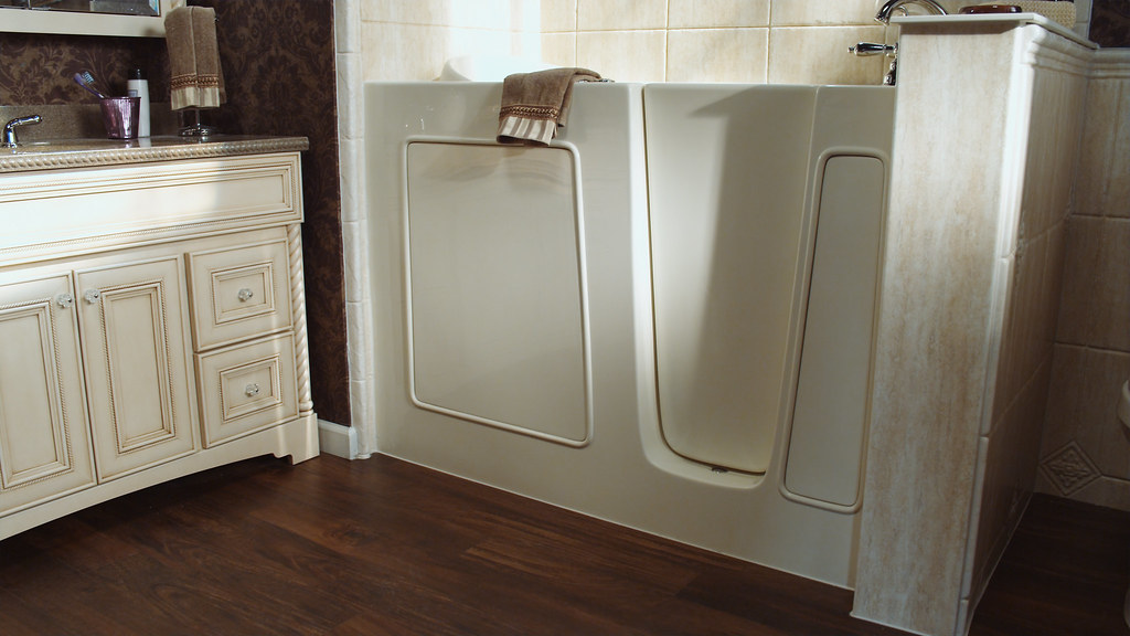 WalkIn Bathtub Side View Florida ReBath Florida Bathr… Flickr