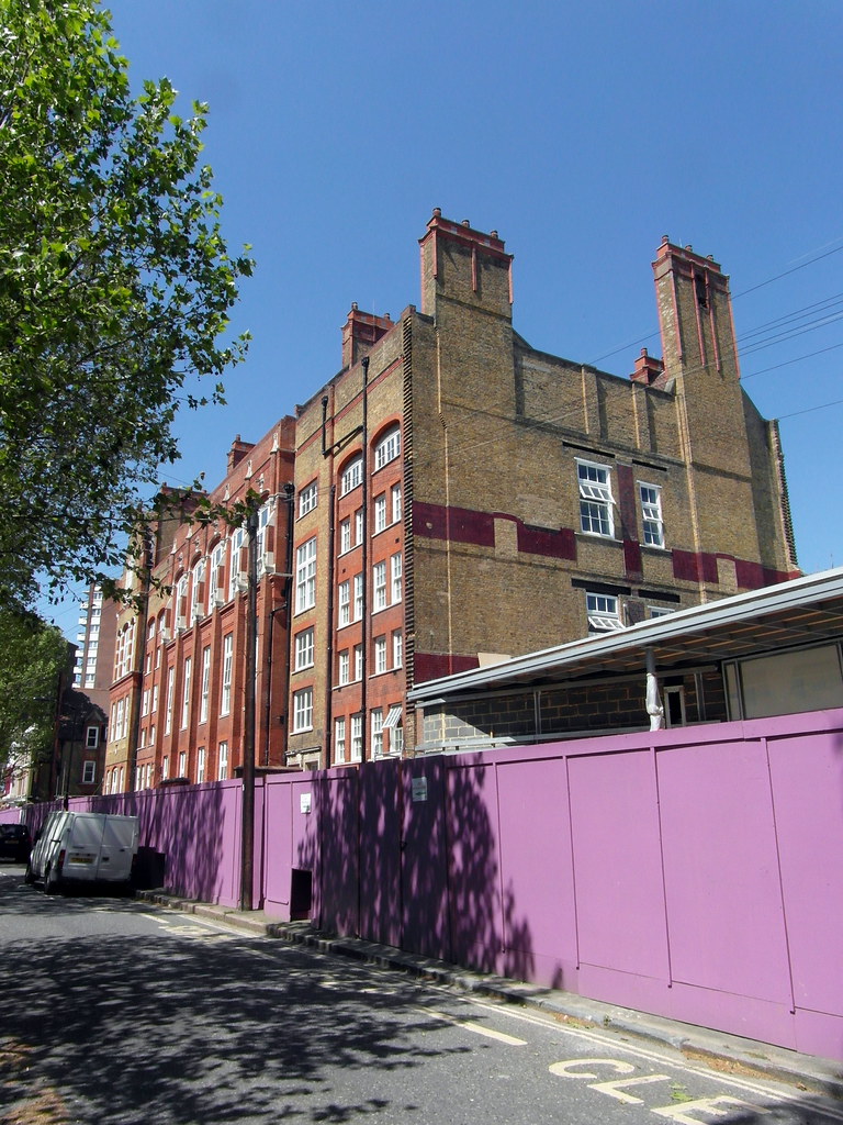 Walworth Academy Trafalgar Street, Walworth, Southwark. Bu… Flickr
