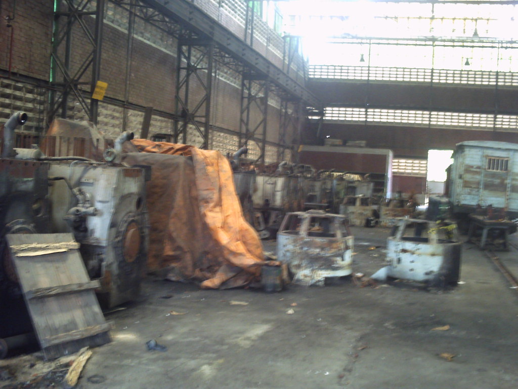 Tlsa Oficina de Edgar Werneck muitas peças e motores jogad… Flickr