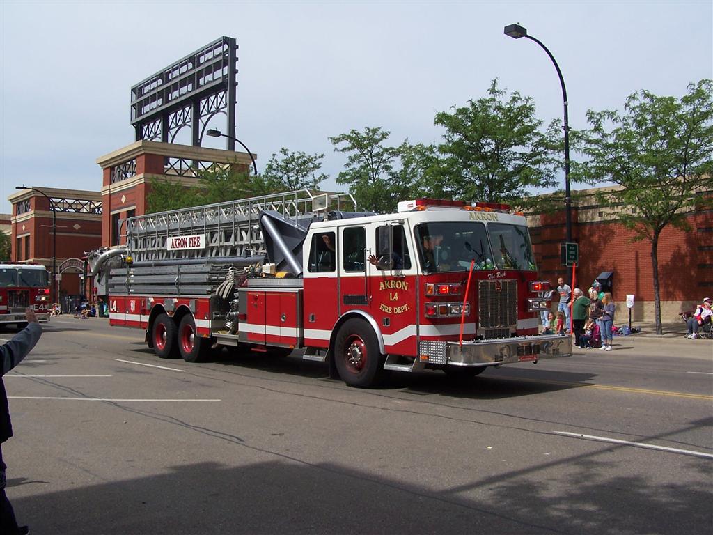 Akron Fire Department Sutphen Ladder Truck L4 Raymond Wambsgans Flickr