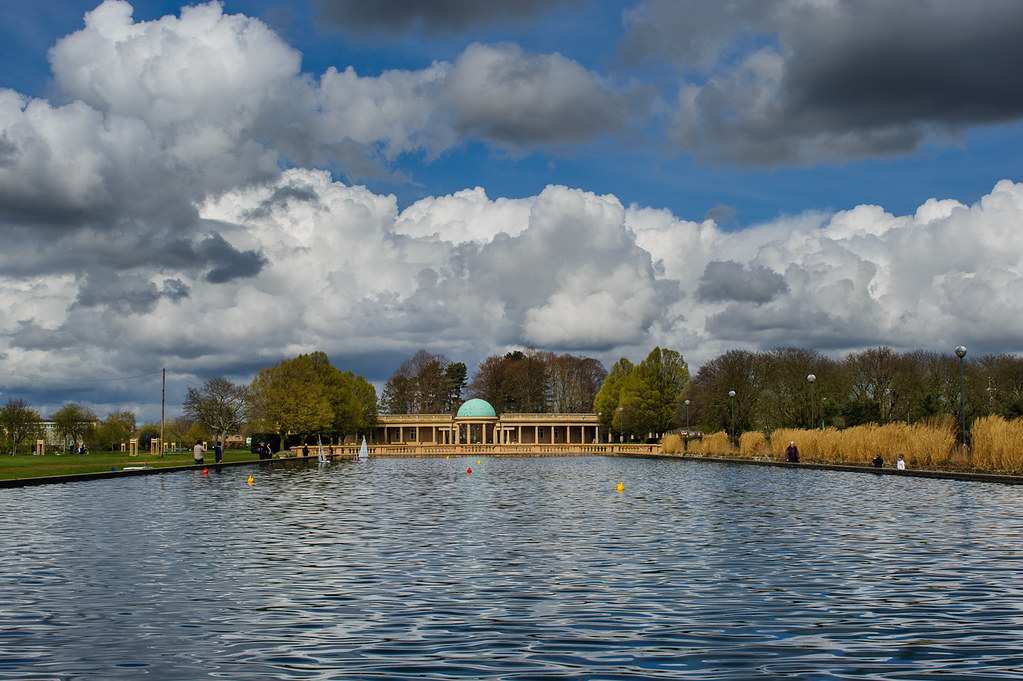 Eaton Park Rotunda4 One of the ponds at Eaton Park in Nor… Flickr