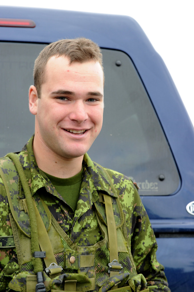 DSC_9987 13 juin 2012 (Garnison Farnham, QC) Photo Sergen… Flickr