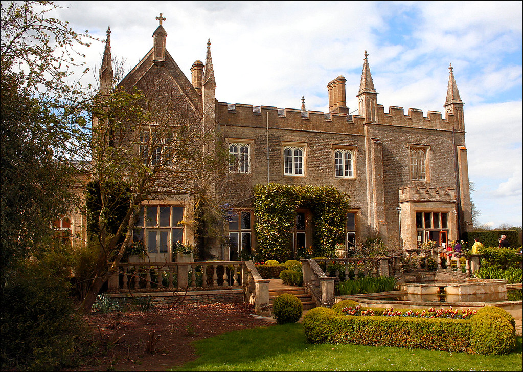 Bradwell Grove Manor House The manor house at Bradwell Gro… Flickr