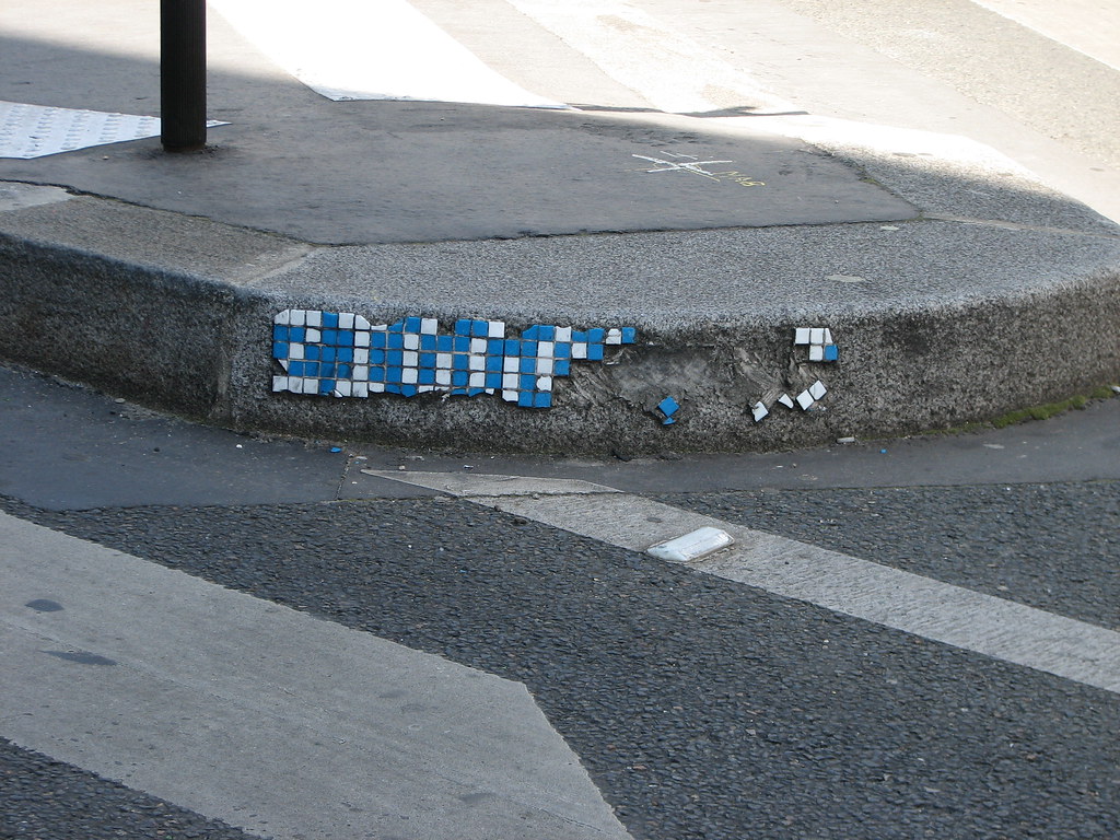 Rue Notre Dame de Lorette angle rue La Bruyère Another vie… Denis