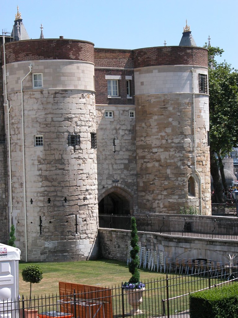 The Tower of London entrance Jonathan Bein Flickr