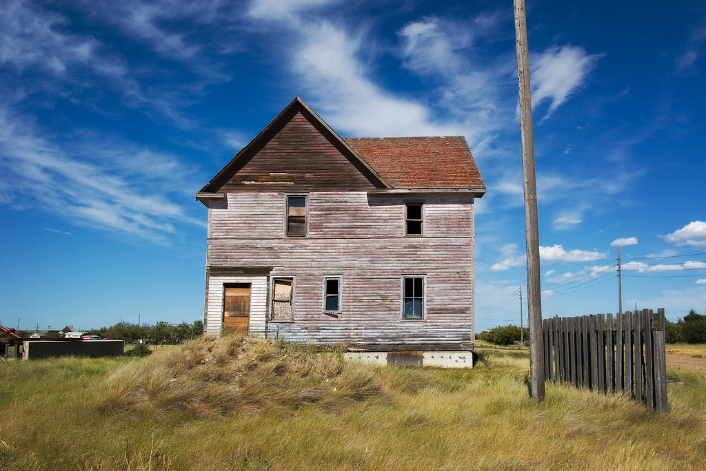 Robsart House 1 The ghost town of Robsart, Saskatchewan. bonedad