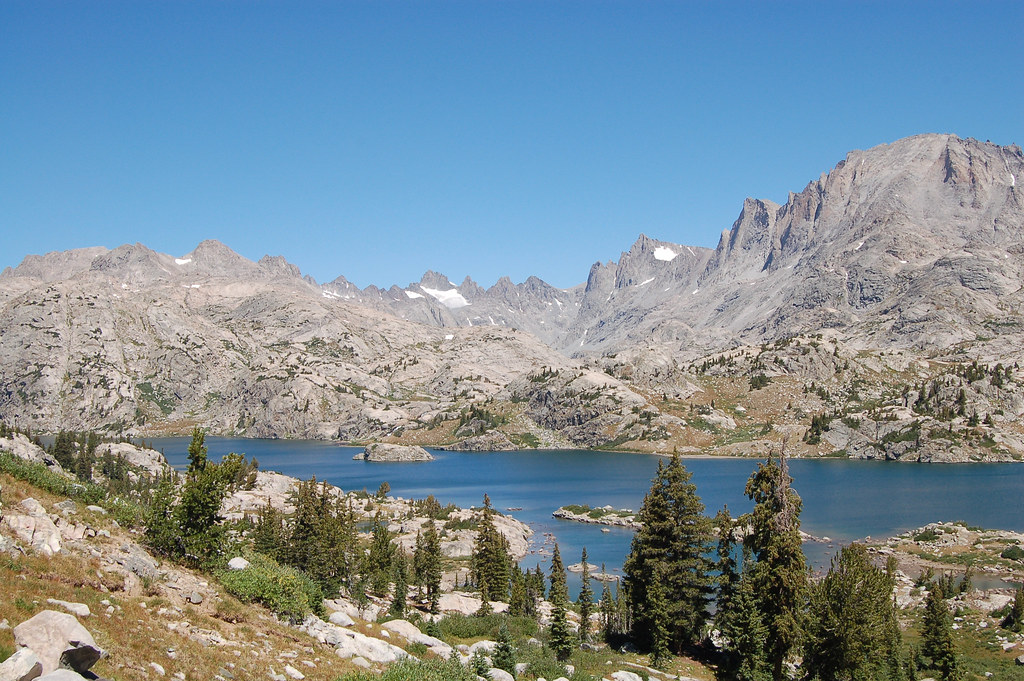 Island Lake and Basin Peaks (0295) 20060809 122… Flickr