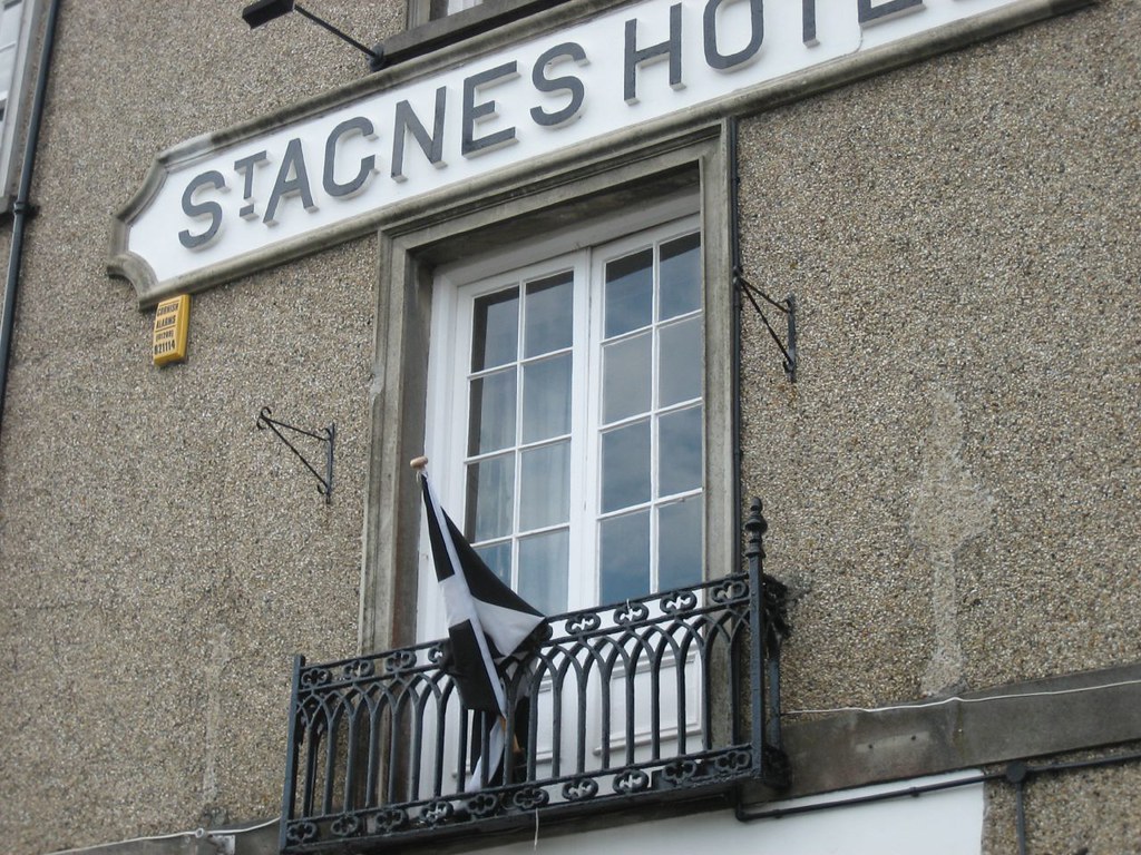 cornwall bank hol St Agnes Jim Callender Flickr