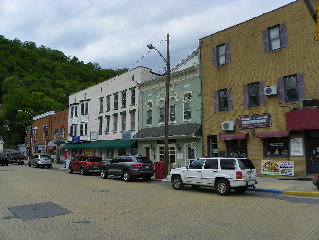 Beautiful Downtown Berkeley Springs a photo on Flickriver