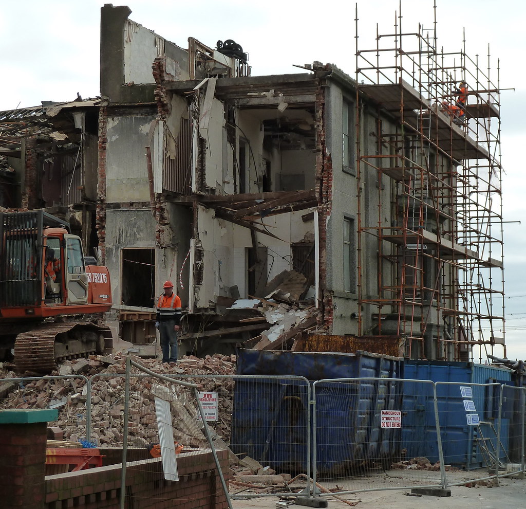 20120319 Revill's Hotel demolition Demolition of Revill's … Flickr