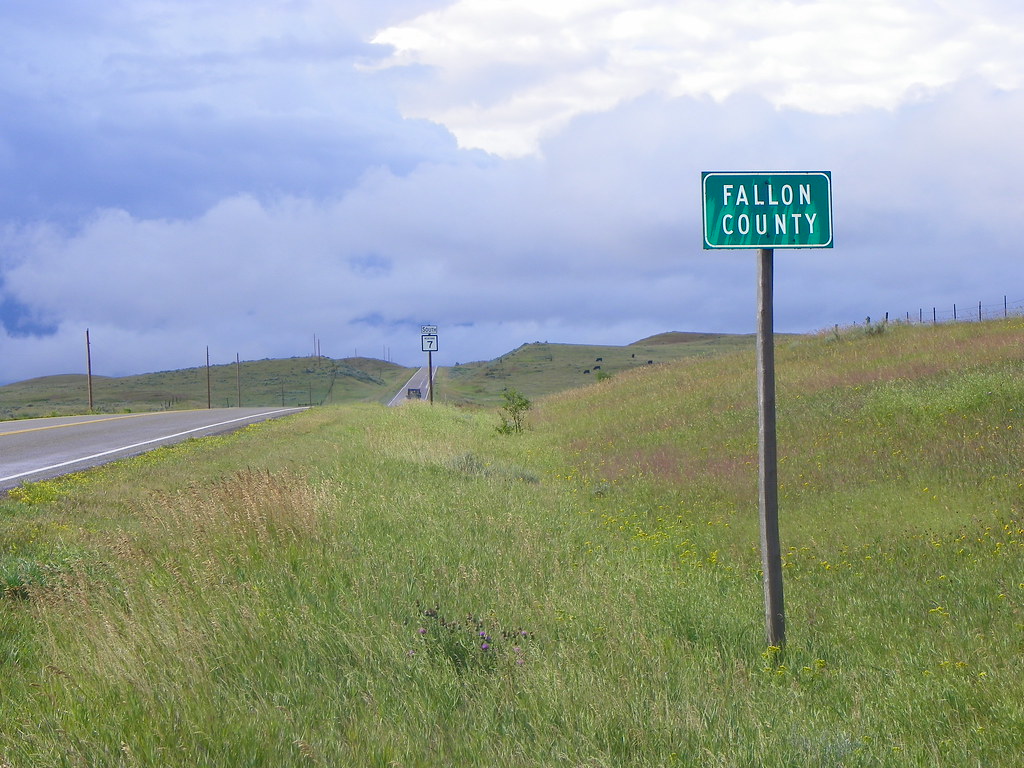 Fallon County Line Entering Fallon County from Wibaux Coun… J. Stephen Conn Flickr